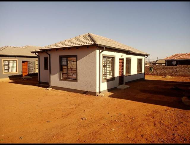3 BEDROOM HOUSE FOR SALE IN PROTEA GLEN